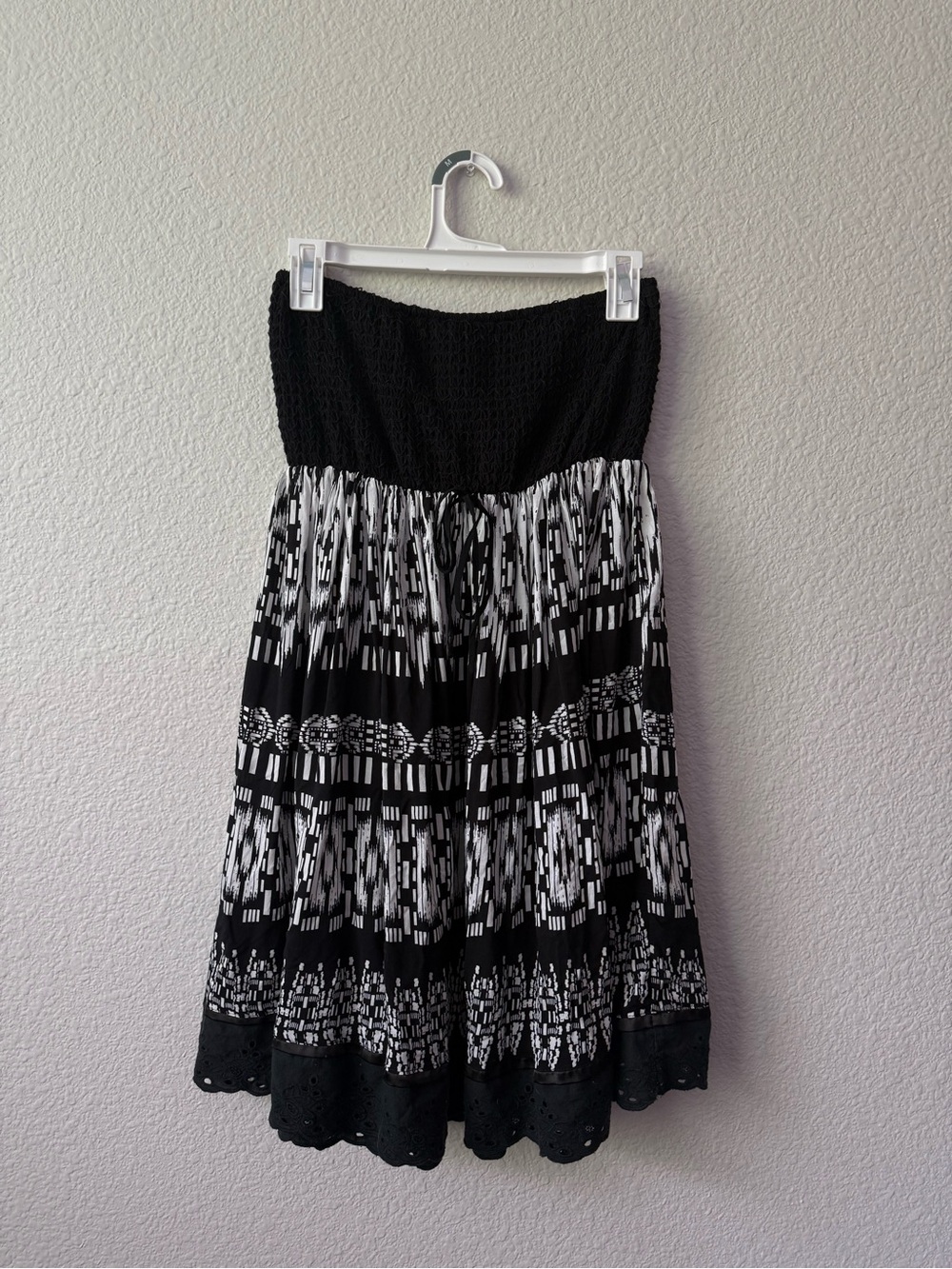 Papaya Black and White Strapless Dress